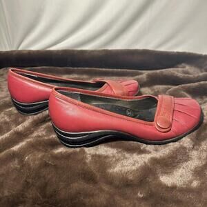 Hush Puppies Women's Burlesque Dark Red Leather Slip On Flats Size 8M